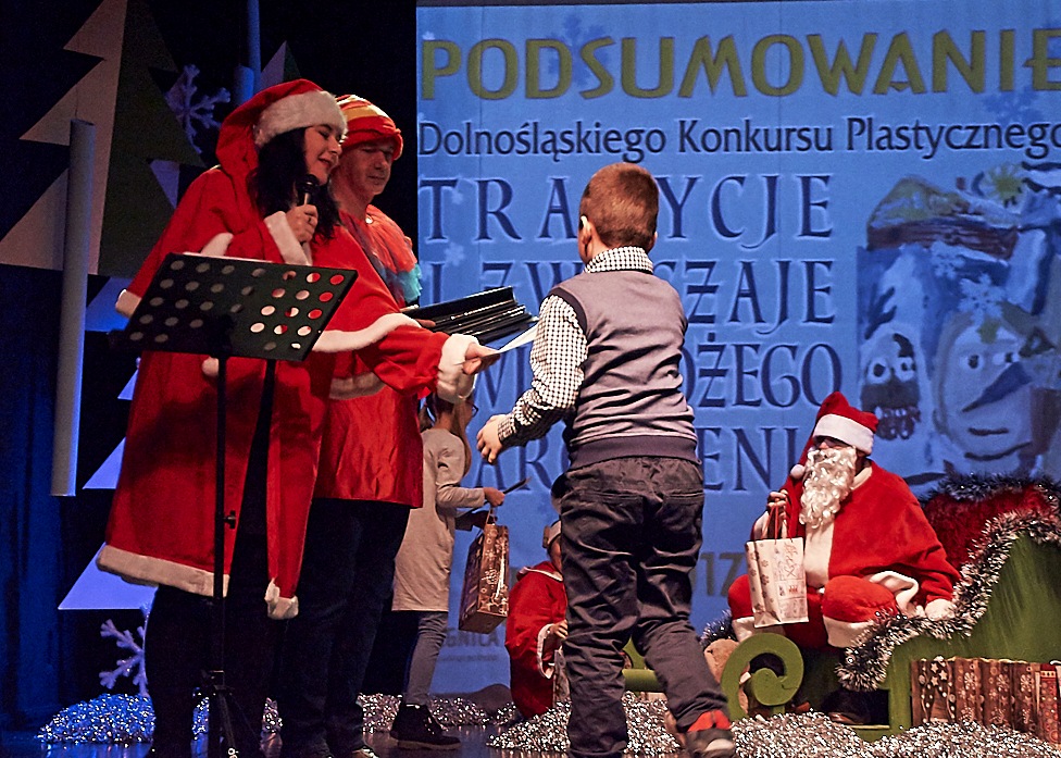 Tradycje i Zwyczaje Świąt Bożego Narodzenia w MCK