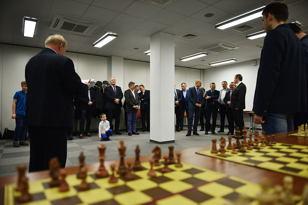 Prestiżowy turniej szachowy zakończony. Triumf Pawła Czarnoty