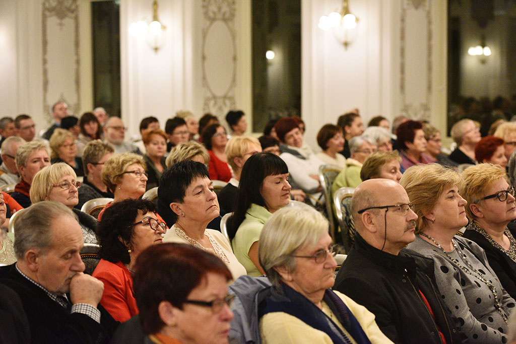 Kolędy i pastorałki ze świata zabrzmiały w Sali Królewskiej