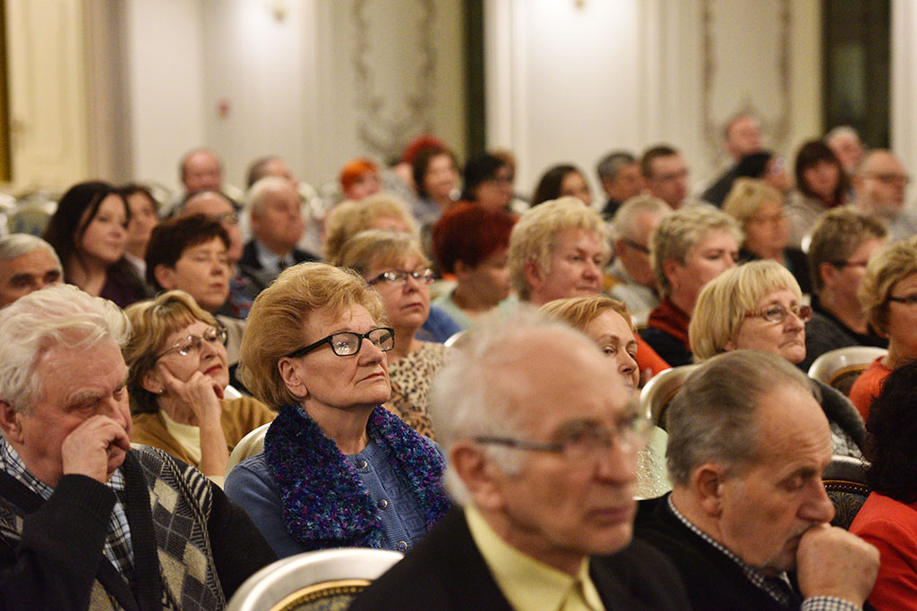 Kolędy i pastorałki ze świata zabrzmiały w Sali Królewskiej