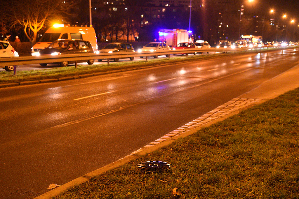 Wypadek dwóch samochodów osobowych na ulicy Piłsudskiego