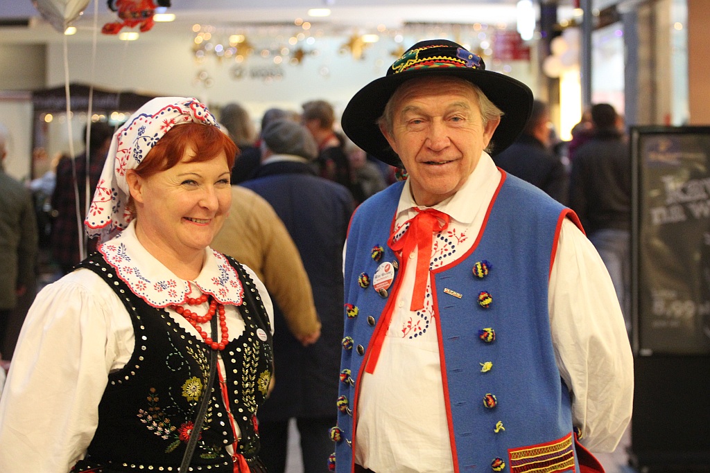 Świąteczne potrawy i rękodzieło na jarmarku w Galerii Piastów