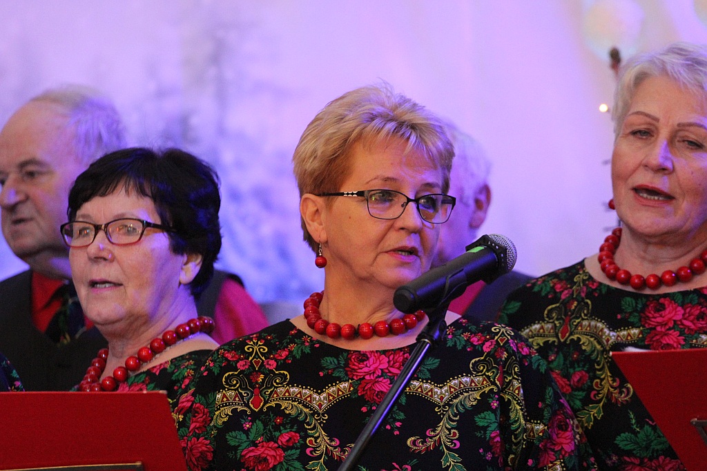 Świąteczne potrawy i rękodzieło na jarmarku w Galerii Piastów