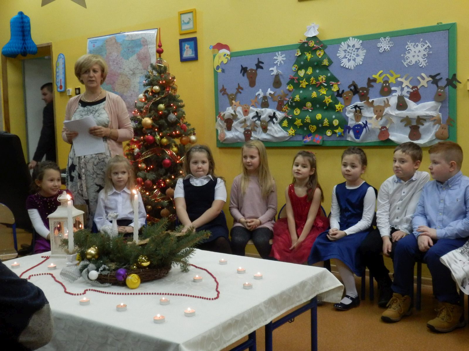 Spotkanie wigilijne uczniów kalsy 1b ze Szkoły Podstawowej nr 16
