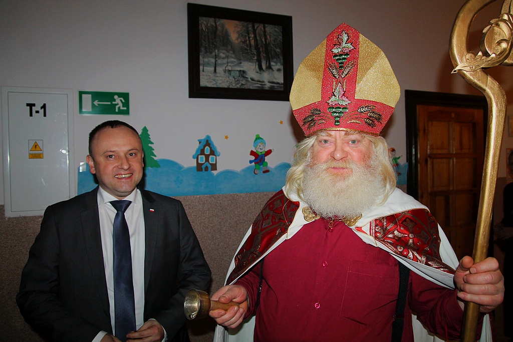 Mikołaj obdarował dzieci z Domu Dziecka przy ul. Słubickiej