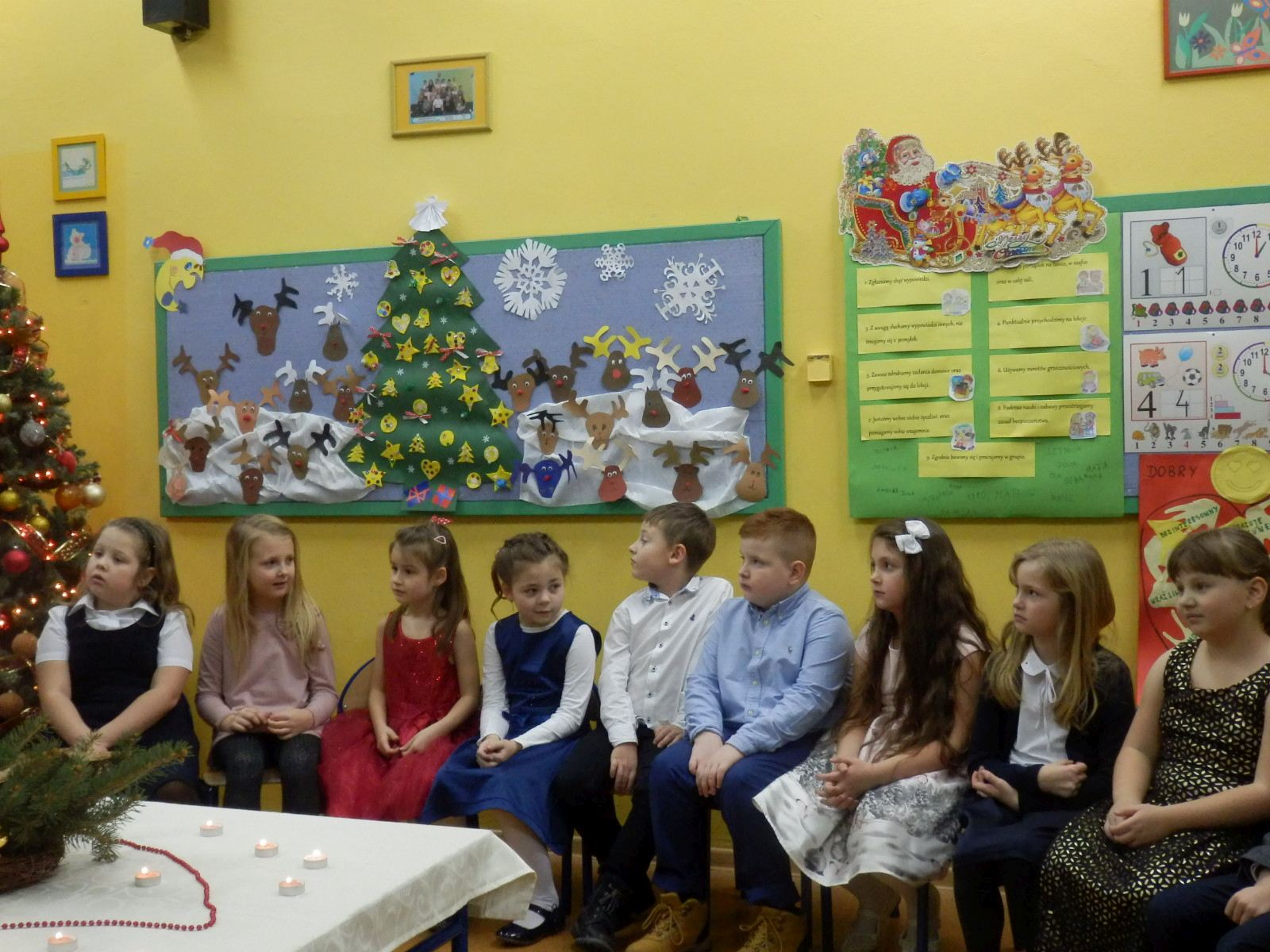 Spotkanie wigilijne uczniów kalsy 1b ze Szkoły Podstawowej nr 16