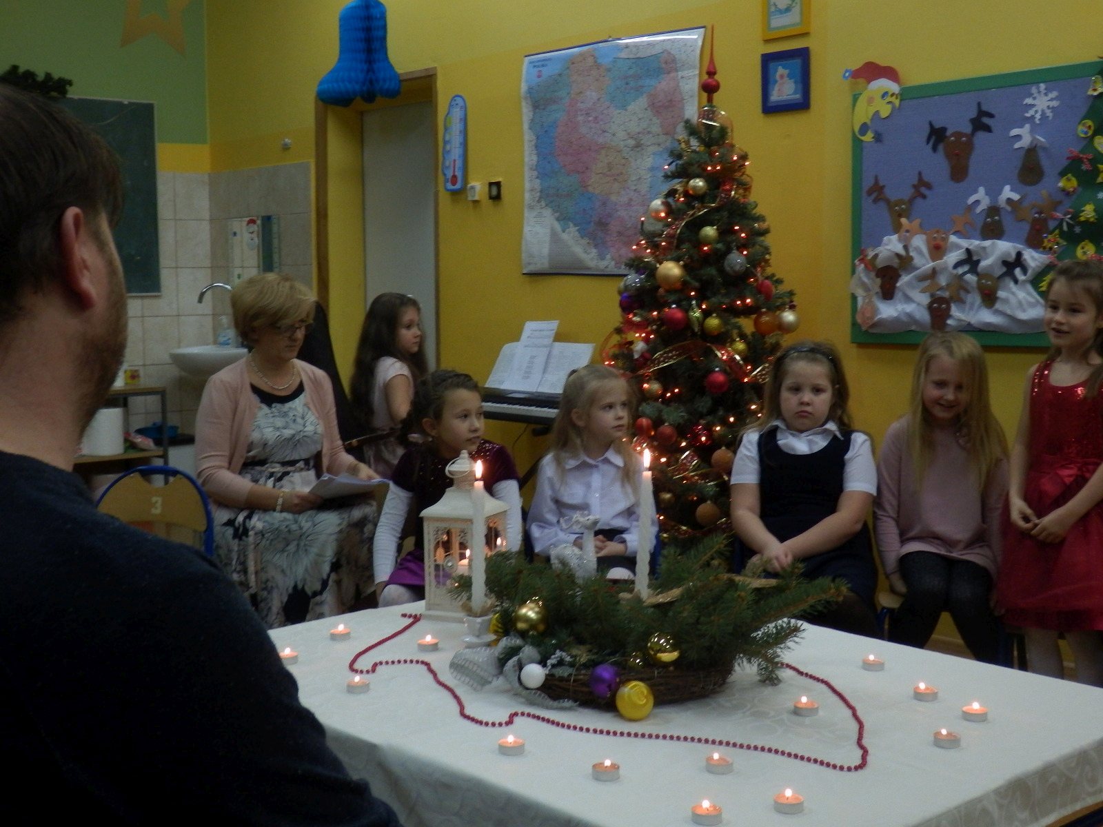 Spotkanie wigilijne uczniów kalsy 1b ze Szkoły Podstawowej nr 16