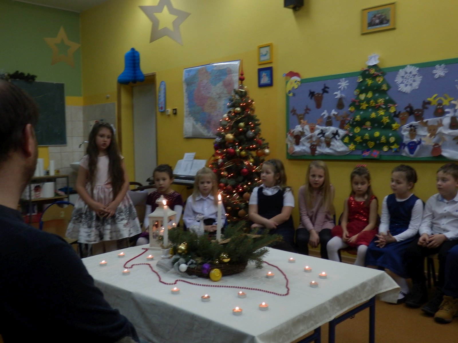 Spotkanie wigilijne uczniów kalsy 1b ze Szkoły Podstawowej nr 16