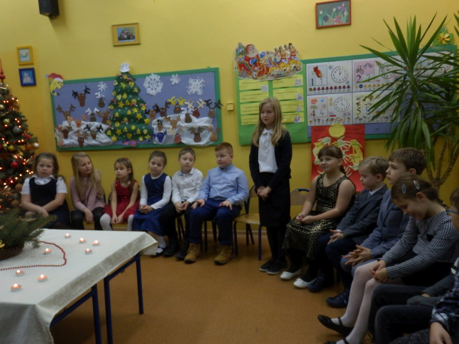 Spotkanie wigilijne uczniów kalsy 1b ze Szkoły Podstawowej nr 16