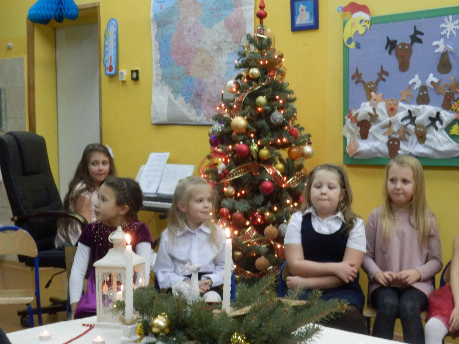 Spotkanie wigilijne uczniów kalsy 1b ze Szkoły Podstawowej nr 16