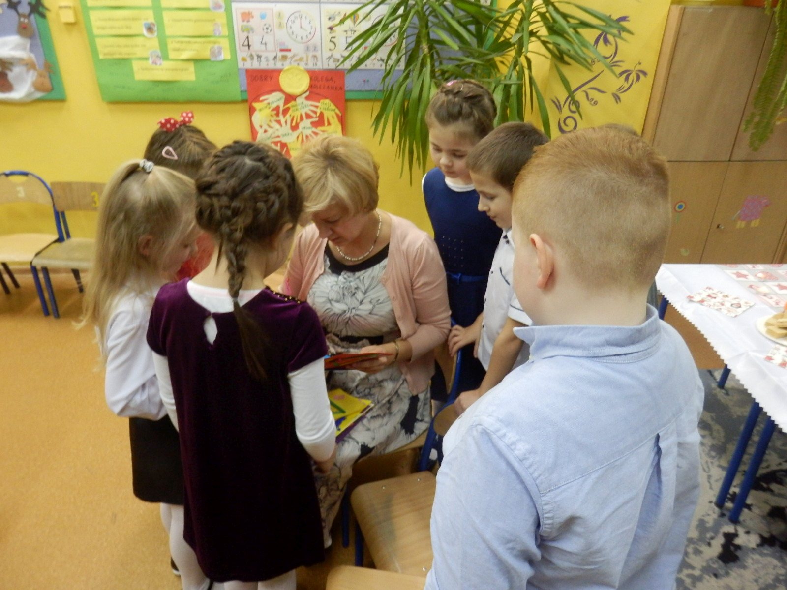 Spotkanie wigilijne uczniów kalsy 1b ze Szkoły Podstawowej nr 16