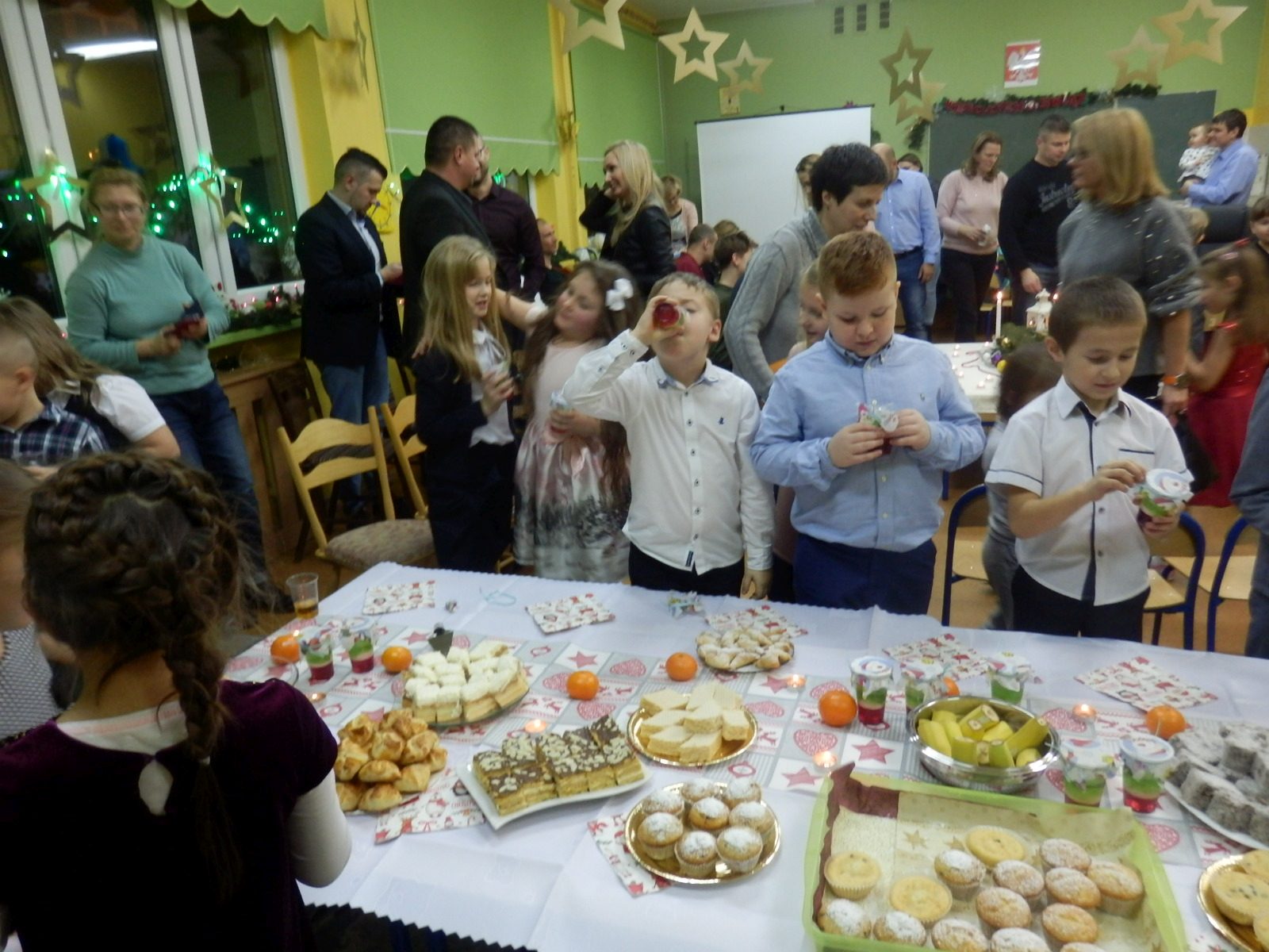 Spotkanie wigilijne uczniów kalsy 1b ze Szkoły Podstawowej nr 16