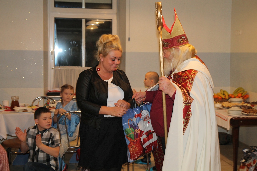Mikołaj obdarował dzieci z Domu Dziecka przy ul. Słubickiej