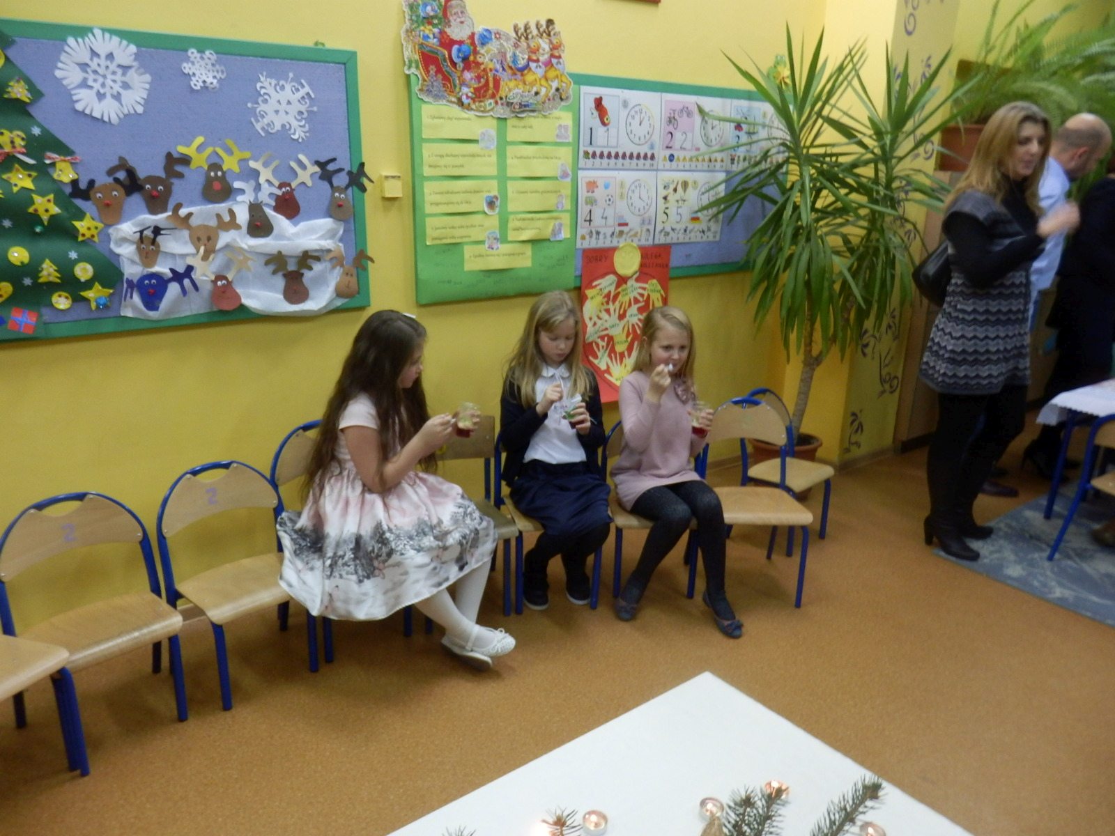 Spotkanie wigilijne uczniów kalsy 1b ze Szkoły Podstawowej nr 16