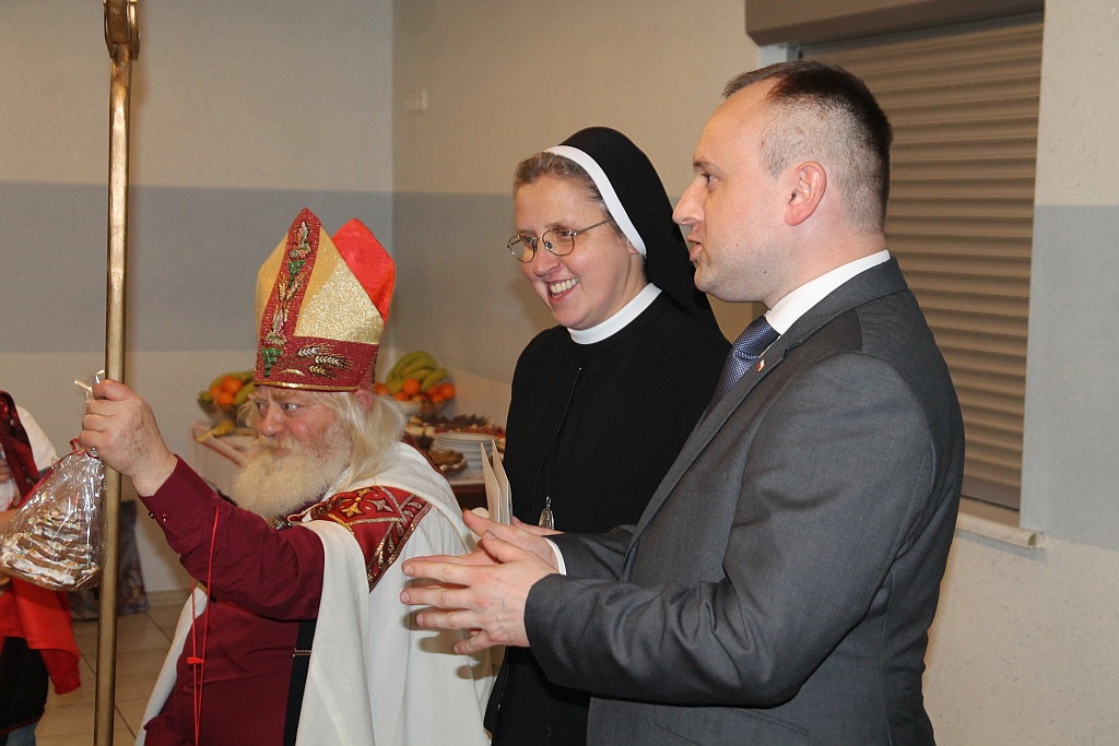 Mikołaj obdarował dzieci z Domu Dziecka przy ul. Słubickiej