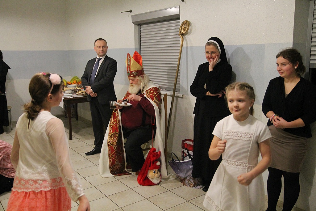 Mikołaj obdarował dzieci z Domu Dziecka przy ul. Słubickiej