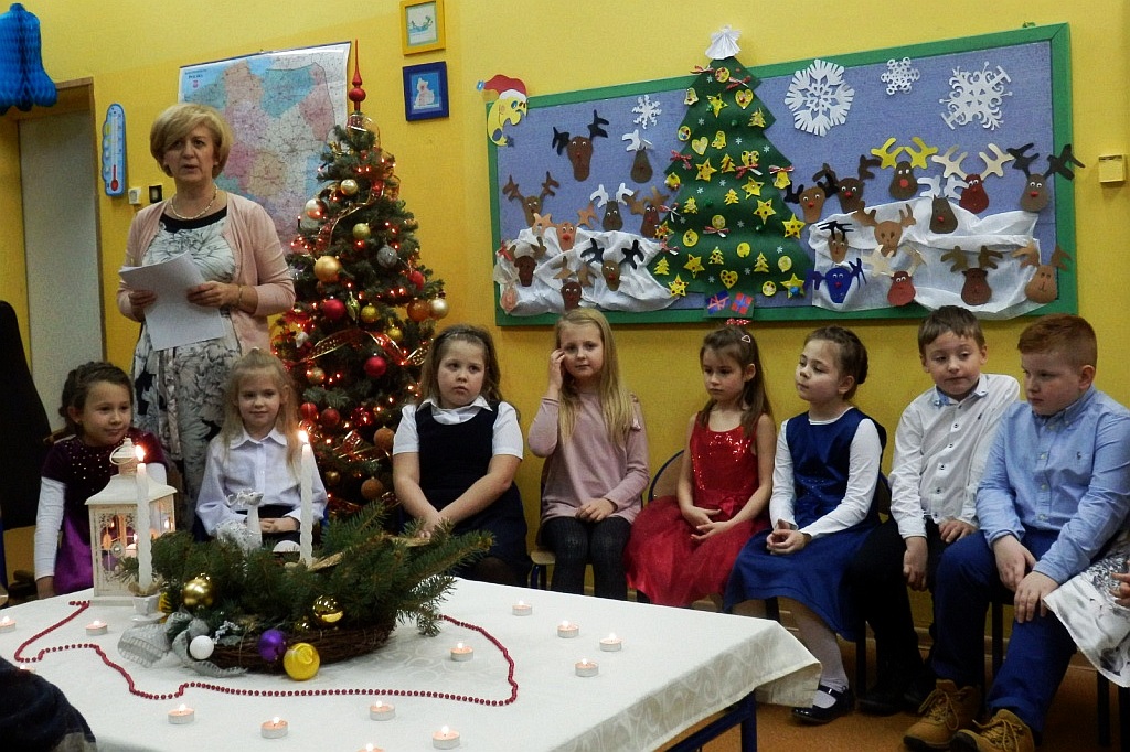 Świąteczne spotkanie w klasie I B w szkole Podstawowej nr 16