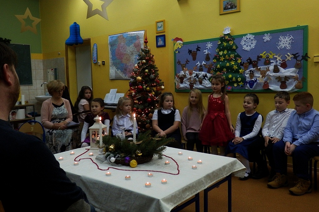 Świąteczne spotkanie w klasie I B w szkole Podstawowej nr 16