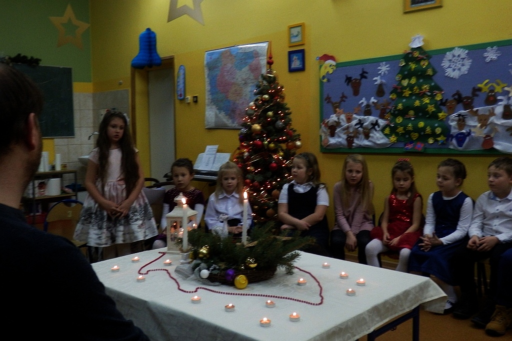 Świąteczne spotkanie w klasie I B w szkole Podstawowej nr 16
