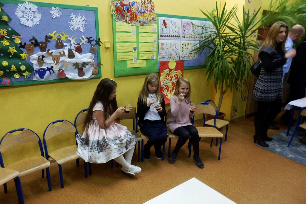 Świąteczne spotkanie w klasie I B w szkole Podstawowej nr 16