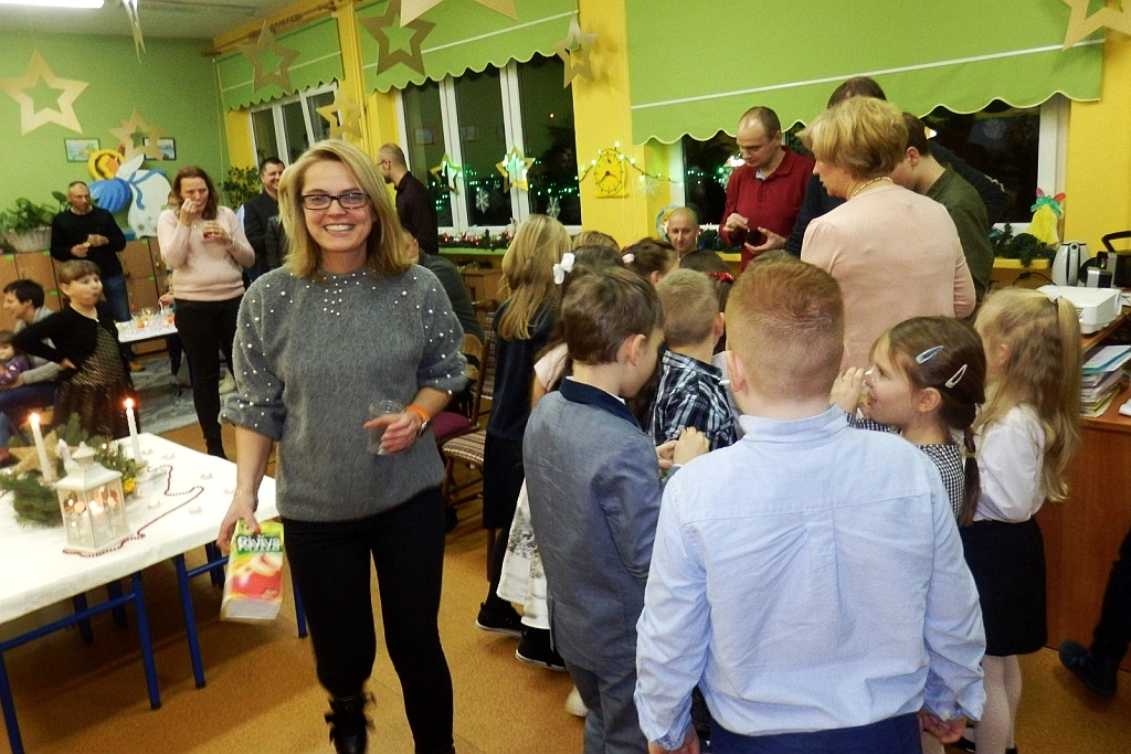 Świąteczne spotkanie w klasie I B w szkole Podstawowej nr 16