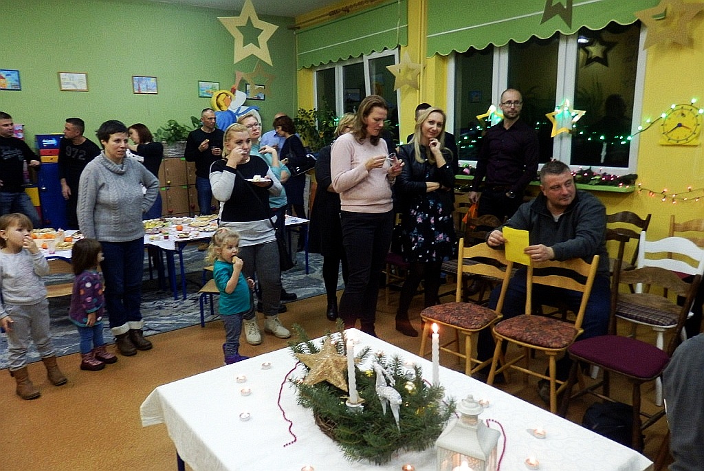 Świąteczne spotkanie w klasie I B w szkole Podstawowej nr 16