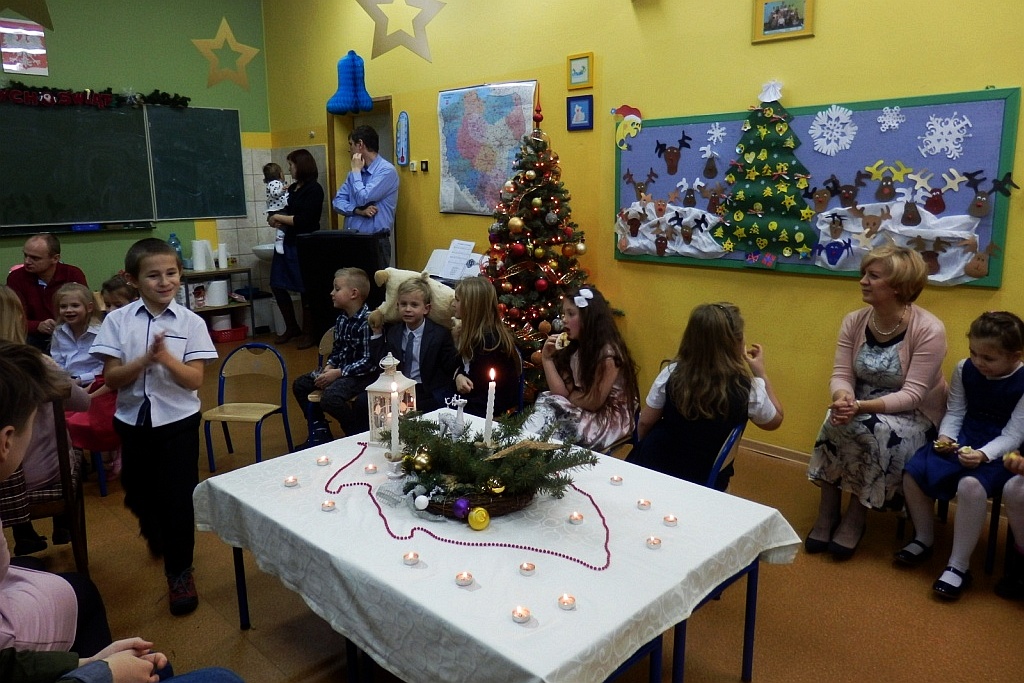 Świąteczne spotkanie w klasie I B w szkole Podstawowej nr 16
