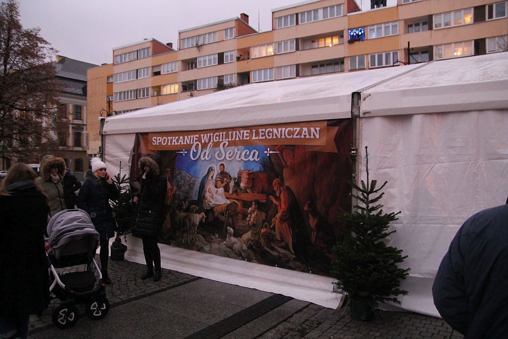W centrum miasta odbyła się pierwsza wigilia legniczan