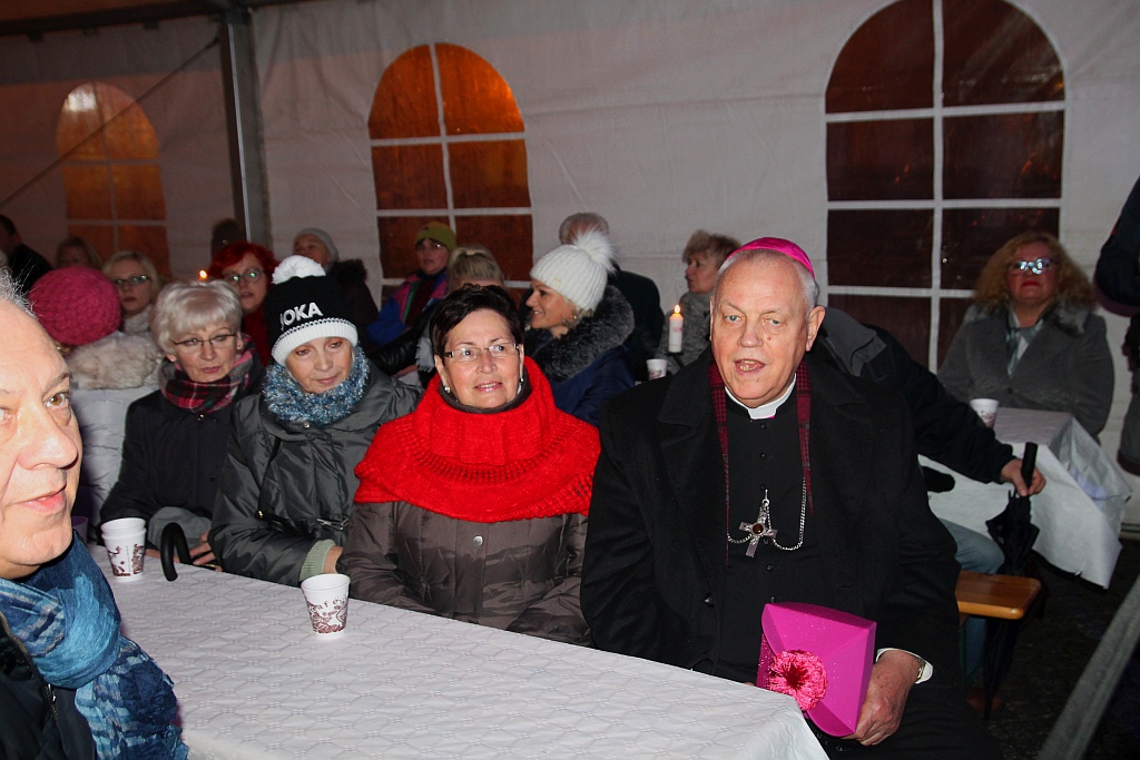 W centrum miasta odbyła się pierwsza wigilia legniczan