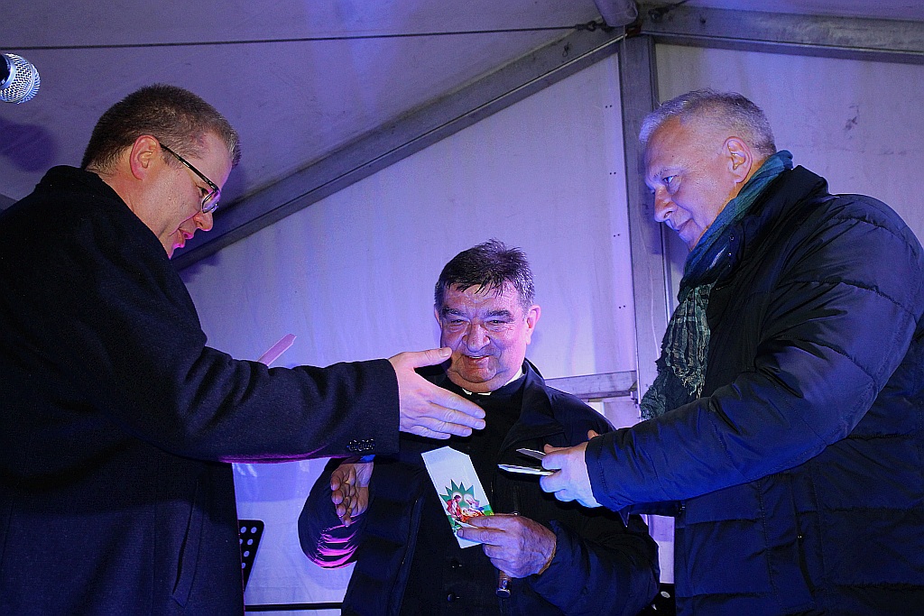W centrum miasta odbyła się pierwsza wigilia legniczan