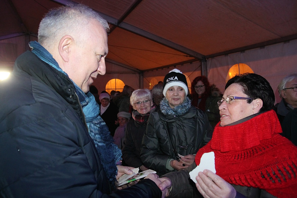 W centrum miasta odbyła się pierwsza wigilia legniczan