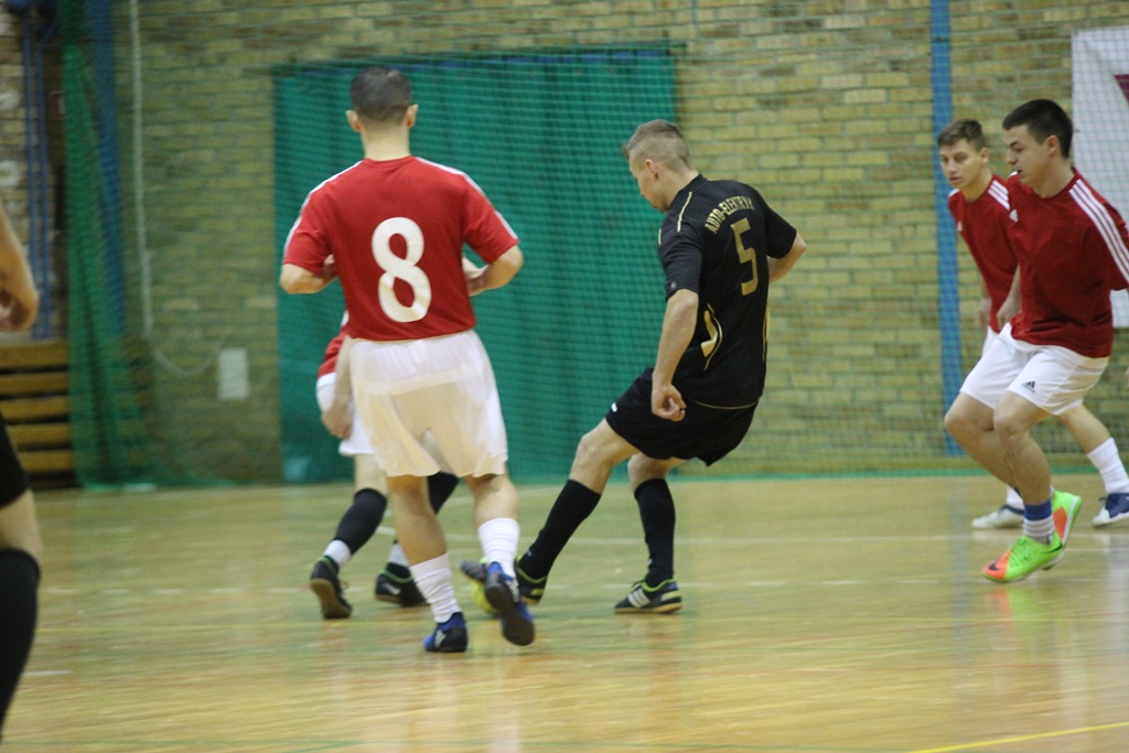 1. LLH: Auto-Elektryk z kompletem punktów na prowadzeniu