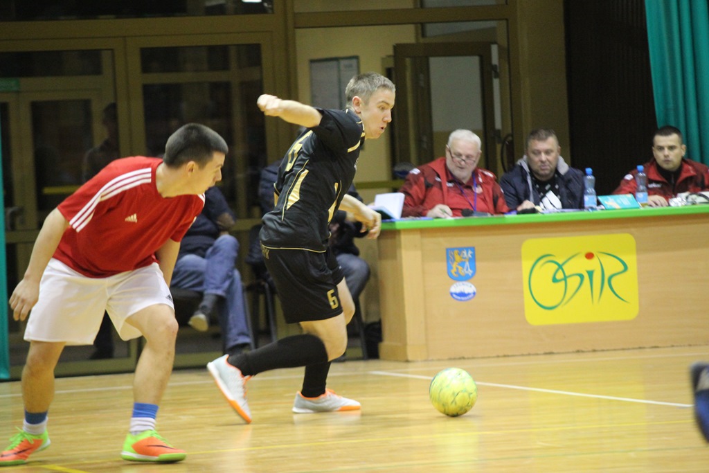 1. LLH: Auto-Elektryk z kompletem punktów na prowadzeniu