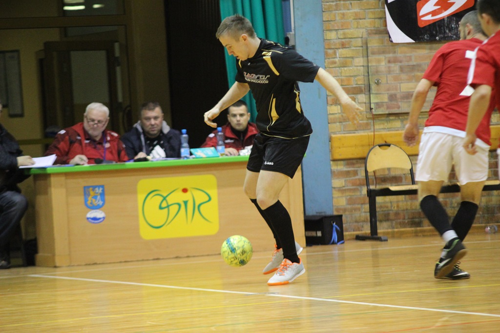 1. LLH: Auto-Elektryk z kompletem punktów na prowadzeniu