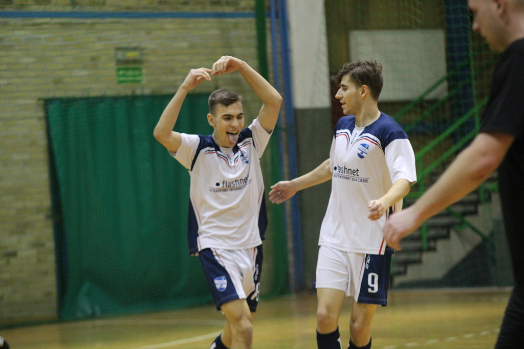 2. LLH: Flashnet Internet został niespodziewanym liderem