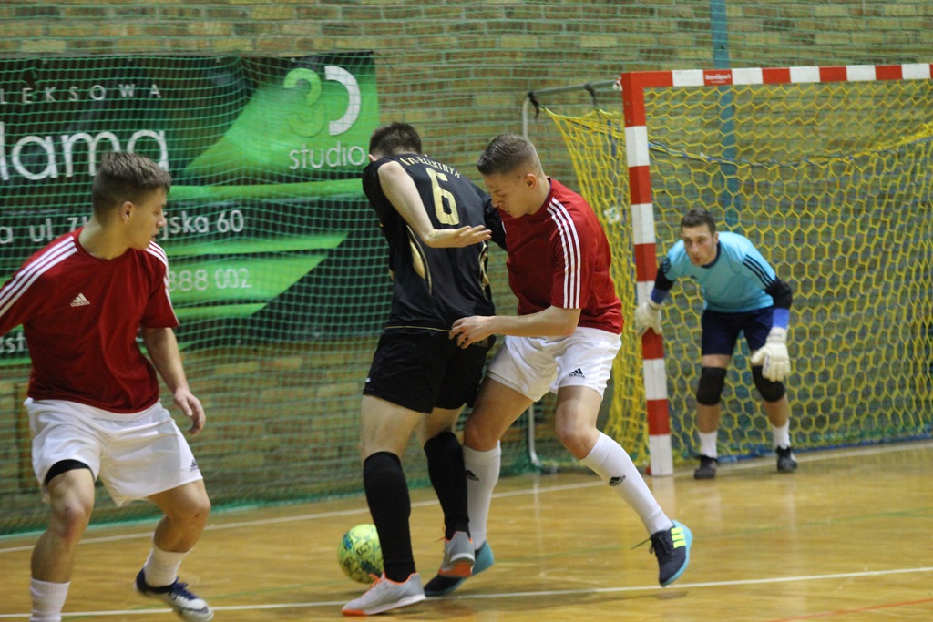 1. LLH: Auto-Elektryk z kompletem punktów na prowadzeniu