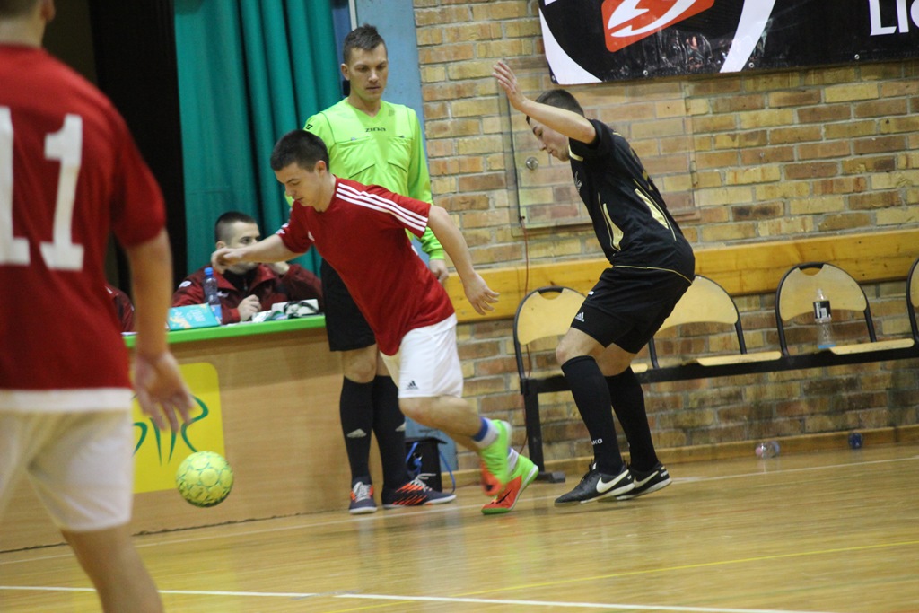 1. LLH: Auto-Elektryk z kompletem punktów na prowadzeniu