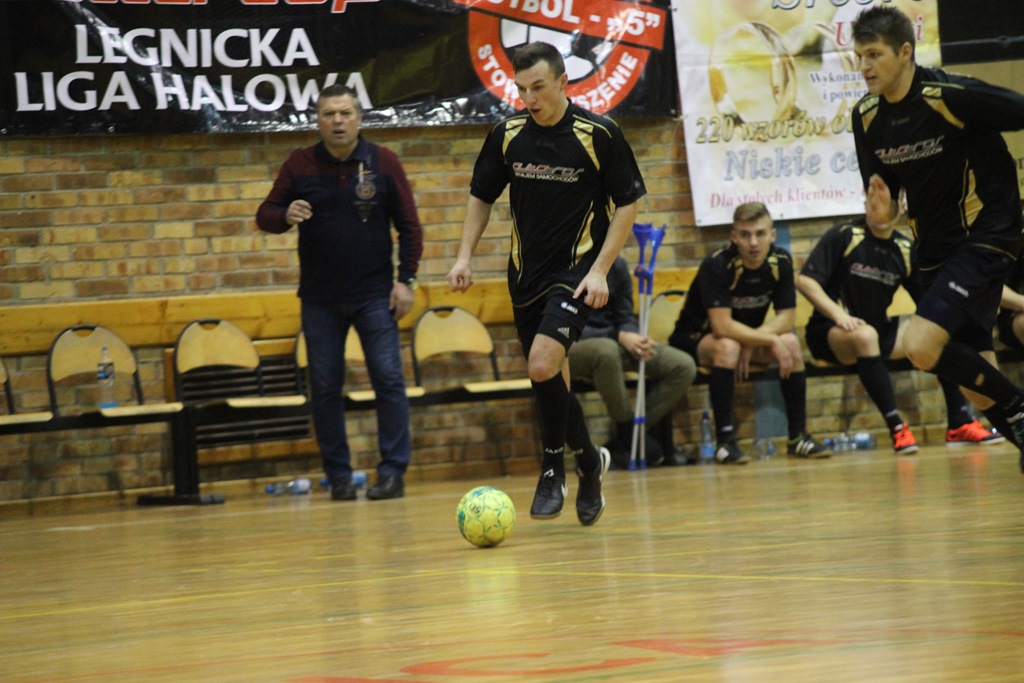 1. LLH: Auto-Elektryk z kompletem punktów na prowadzeniu