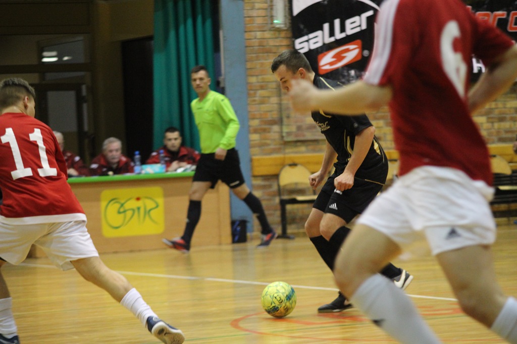 1. LLH: Auto-Elektryk z kompletem punktów na prowadzeniu