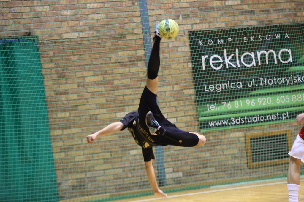 1. LLH: Auto-Elektryk z kompletem punktów na prowadzeniu