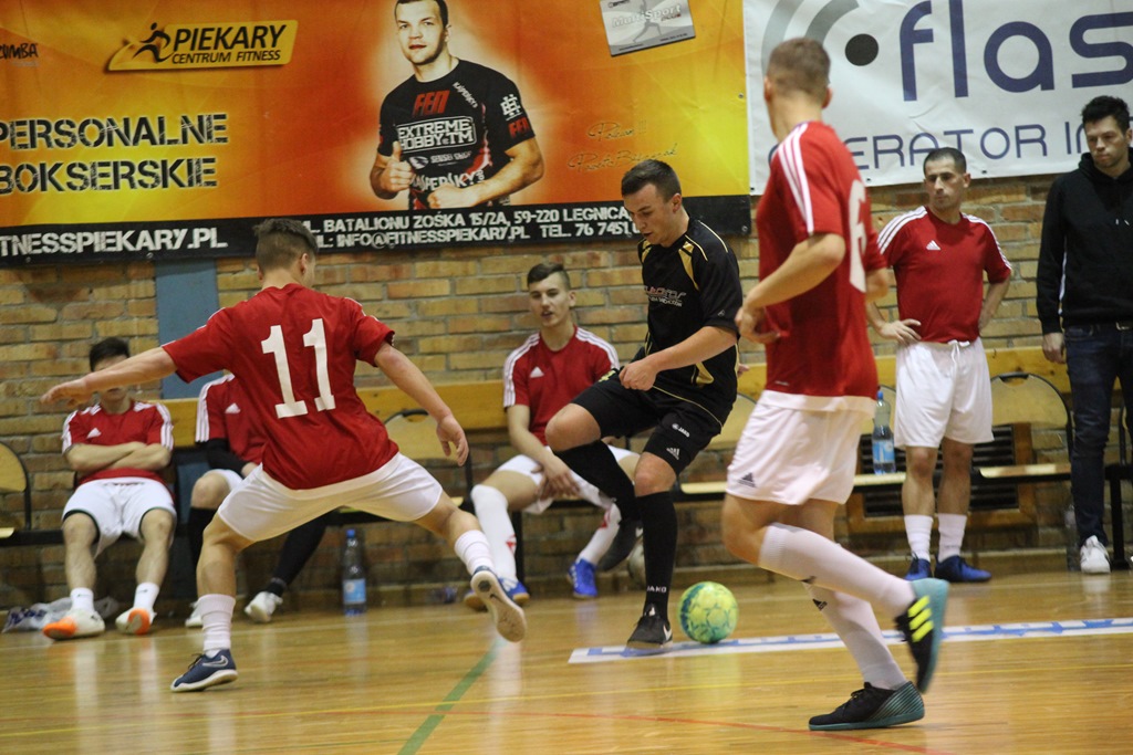 1. LLH: Auto-Elektryk z kompletem punktów na prowadzeniu