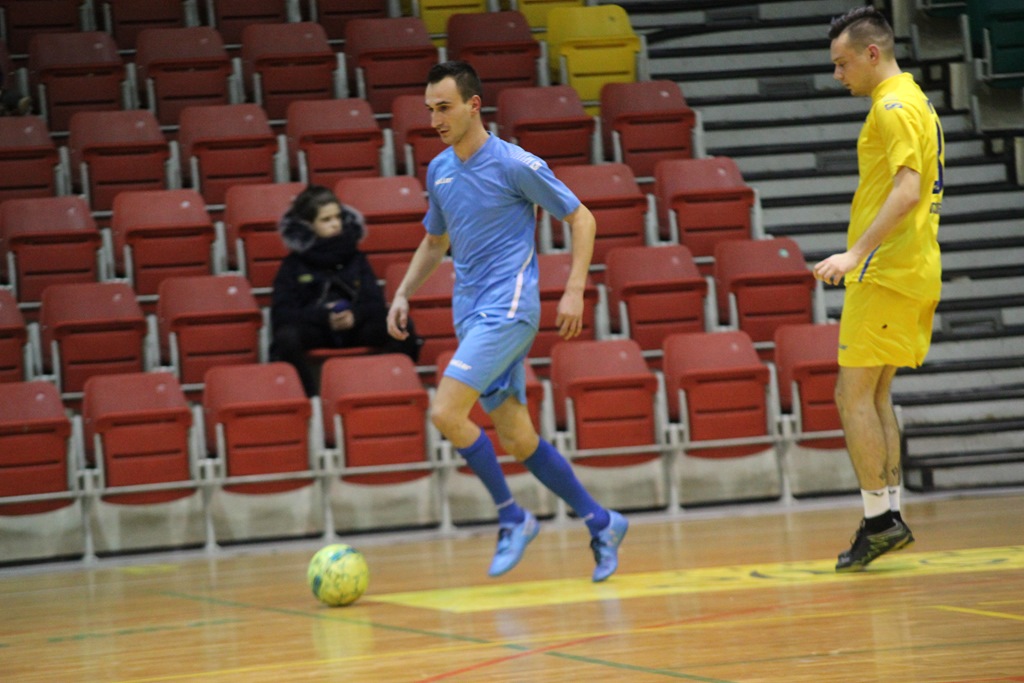 1. LLH: Auto-Elektryk z kompletem punktów na prowadzeniu