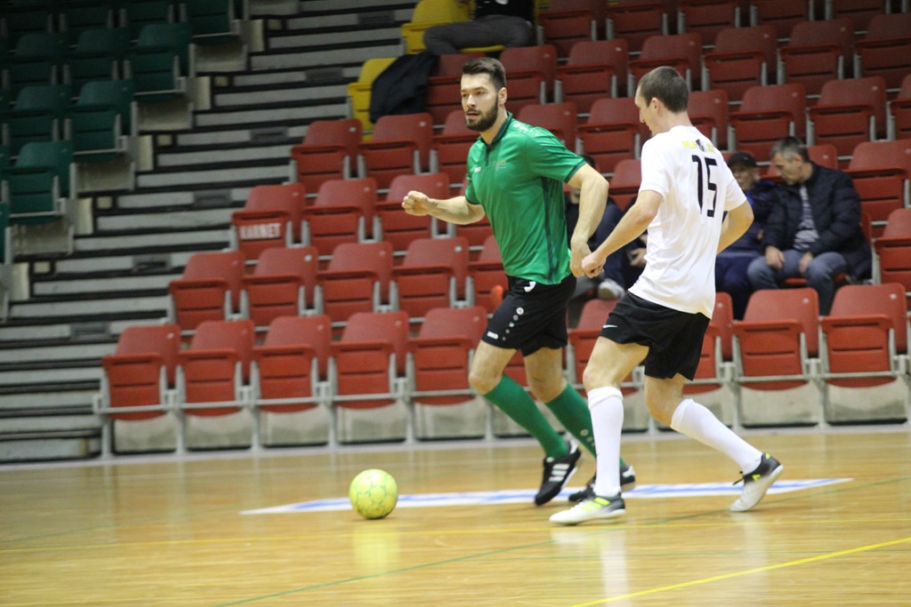 1. LLH: Auto-Elektryk z kompletem punktów na prowadzeniu