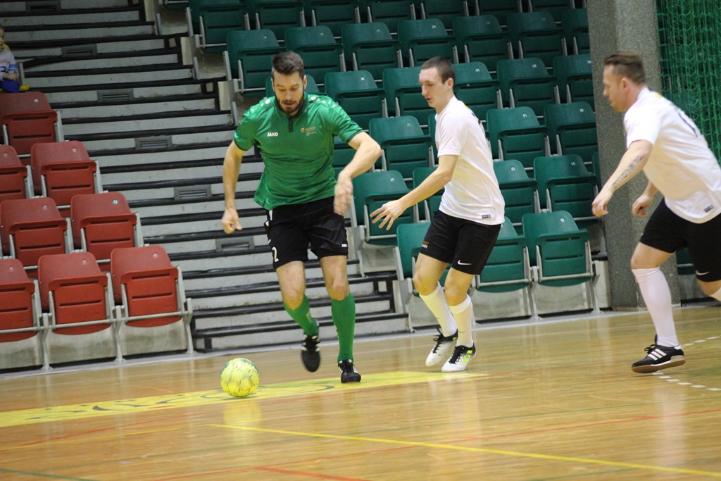 1. LLH: Auto-Elektryk z kompletem punktów na prowadzeniu