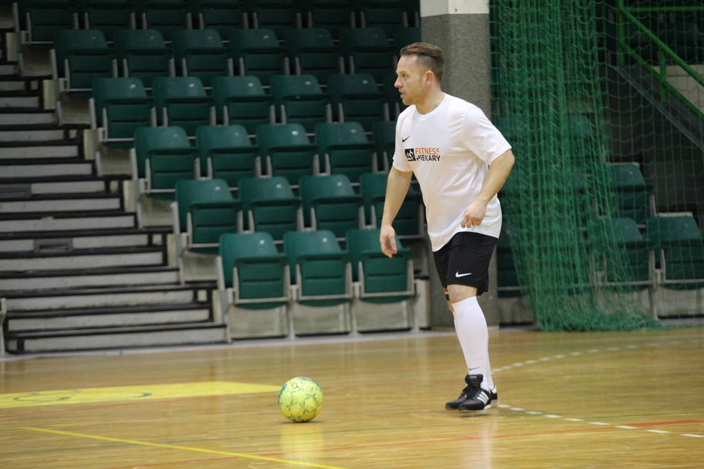 1. LLH: Auto-Elektryk z kompletem punktów na prowadzeniu