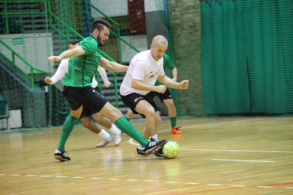 1. LLH: Auto-Elektryk z kompletem punktów na prowadzeniu