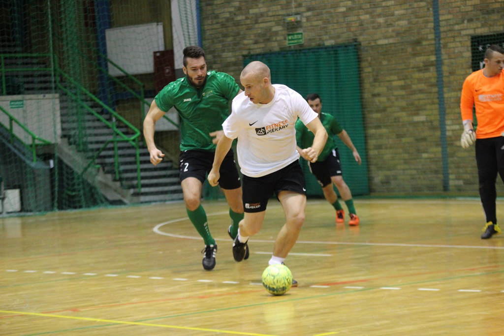 1. LLH: Auto-Elektryk z kompletem punktów na prowadzeniu