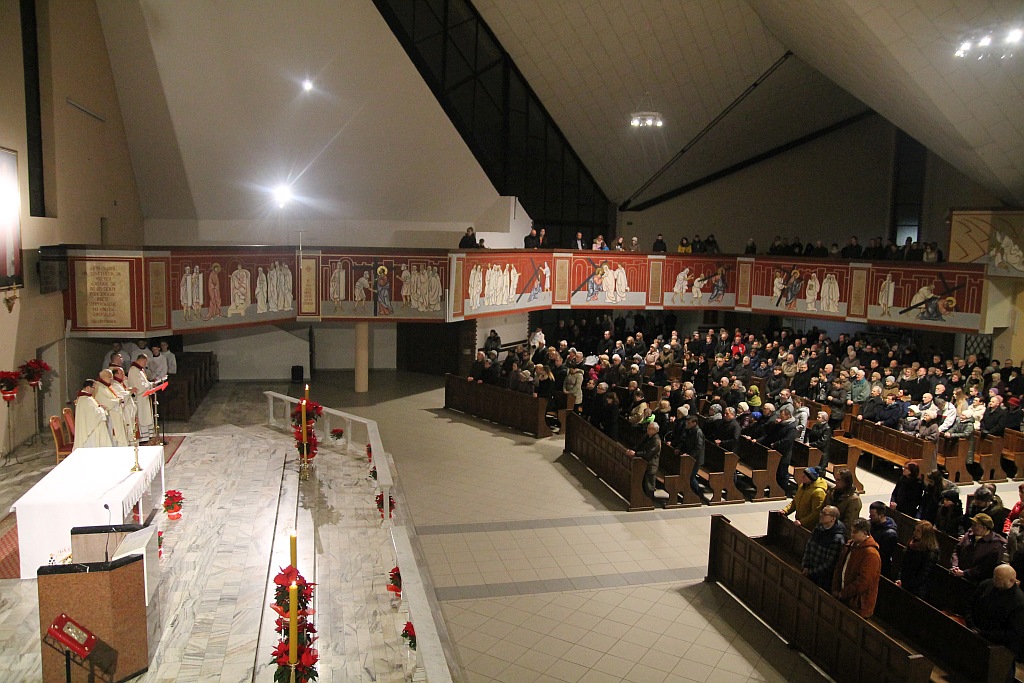 Msza pasterska w kościele Matki Bożej Królowej Polski