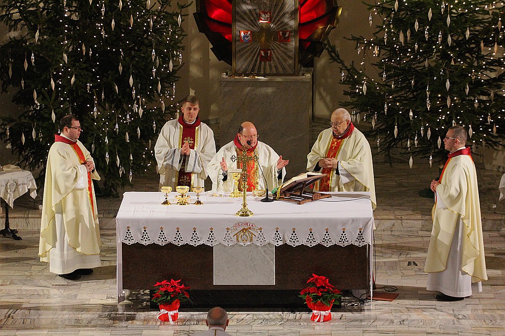 Msza pasterska w kościele Matki Bożej Królowej Polski