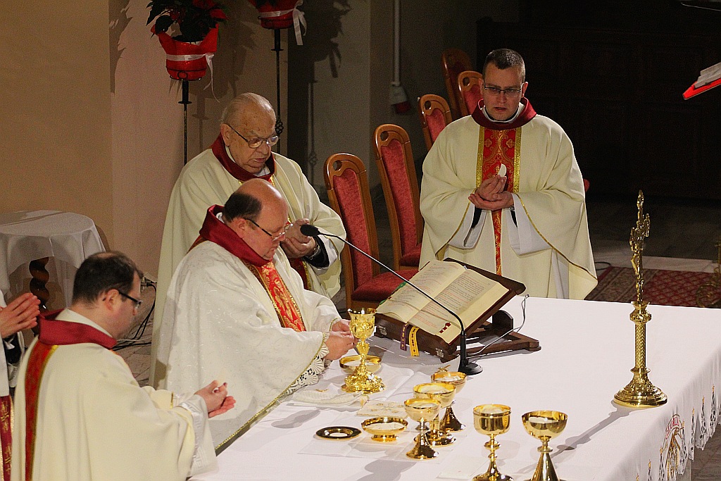 Msza pasterska w kościele Matki Bożej Królowej Polski